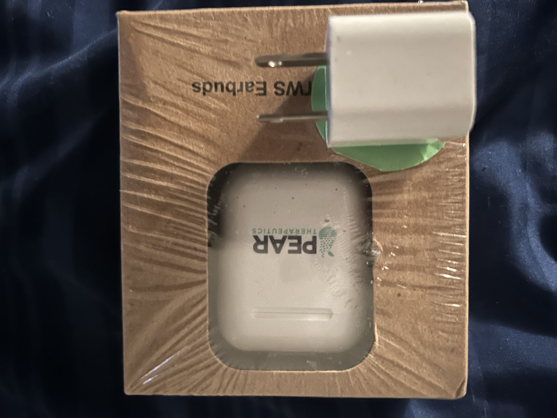 Pear Wireless Earbuds Very Similar In Sound And Looks To Apple Earbuds Comes W/Real Apple Charger Block!