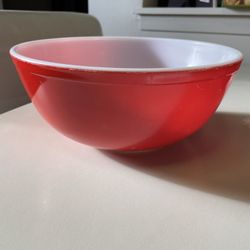 Vintage Pyrex #404 Red Retro Large Mixing Bowl.