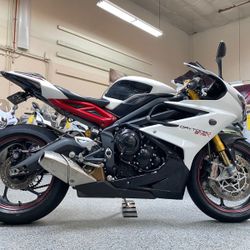 2017 TRIUMPH DAYTONA 675R