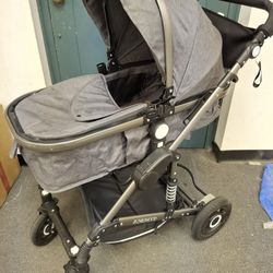 B.Childhood 2 in 1 Luxury Baby Stroller - Reversable & Foldable- Like New! 