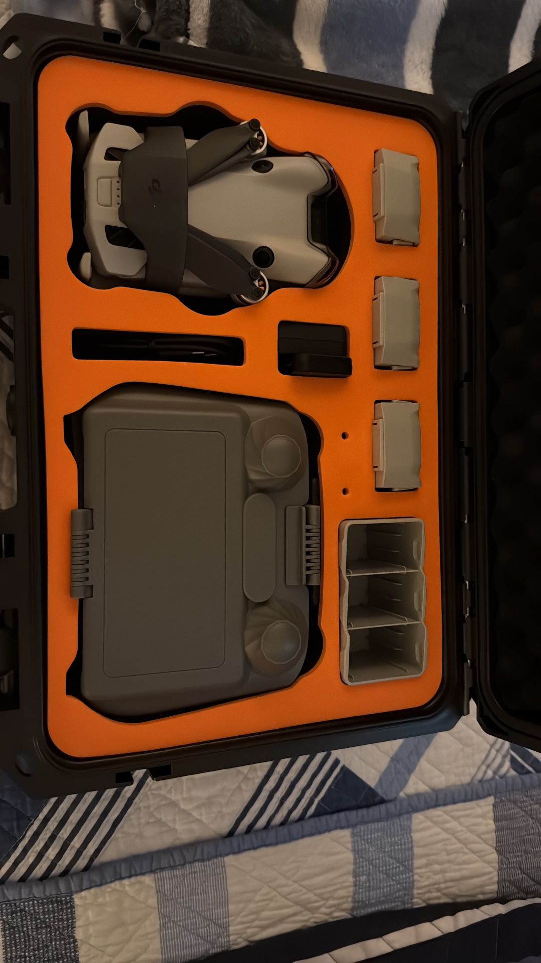 DJI Mini 4 Pro (Fly more combo) + Extras