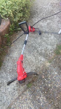 Weed eater by electric Bauer price 15$. Pick up. E.  Side.  Tacoma
