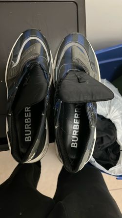 Burberry runner sneakers size 43 no laces give me a offer