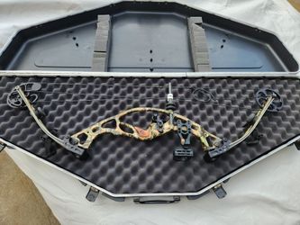 Compound Bow with Hard Case