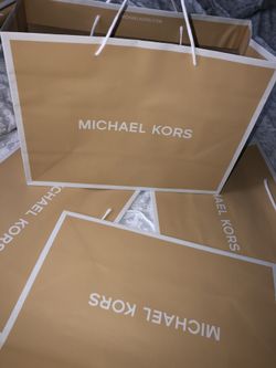 Michael kors paper bag (only 2 Left)