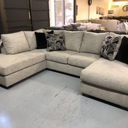 Double chaise Sectional 