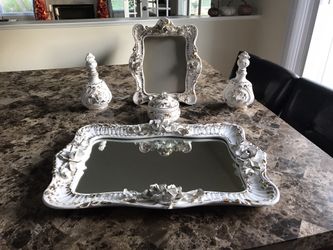 Capodimonte 24kt gold trim porcelain vanity tray set (5pcs)