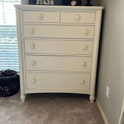 Bassett Chest Of Drawers-White/Cream
