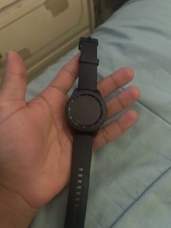 Samsung Smartwatch ⌚️ | Clean Condition | Bluetooth & Fitness Features