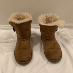 Ugg Bailey button II boots Women’s US size 3 