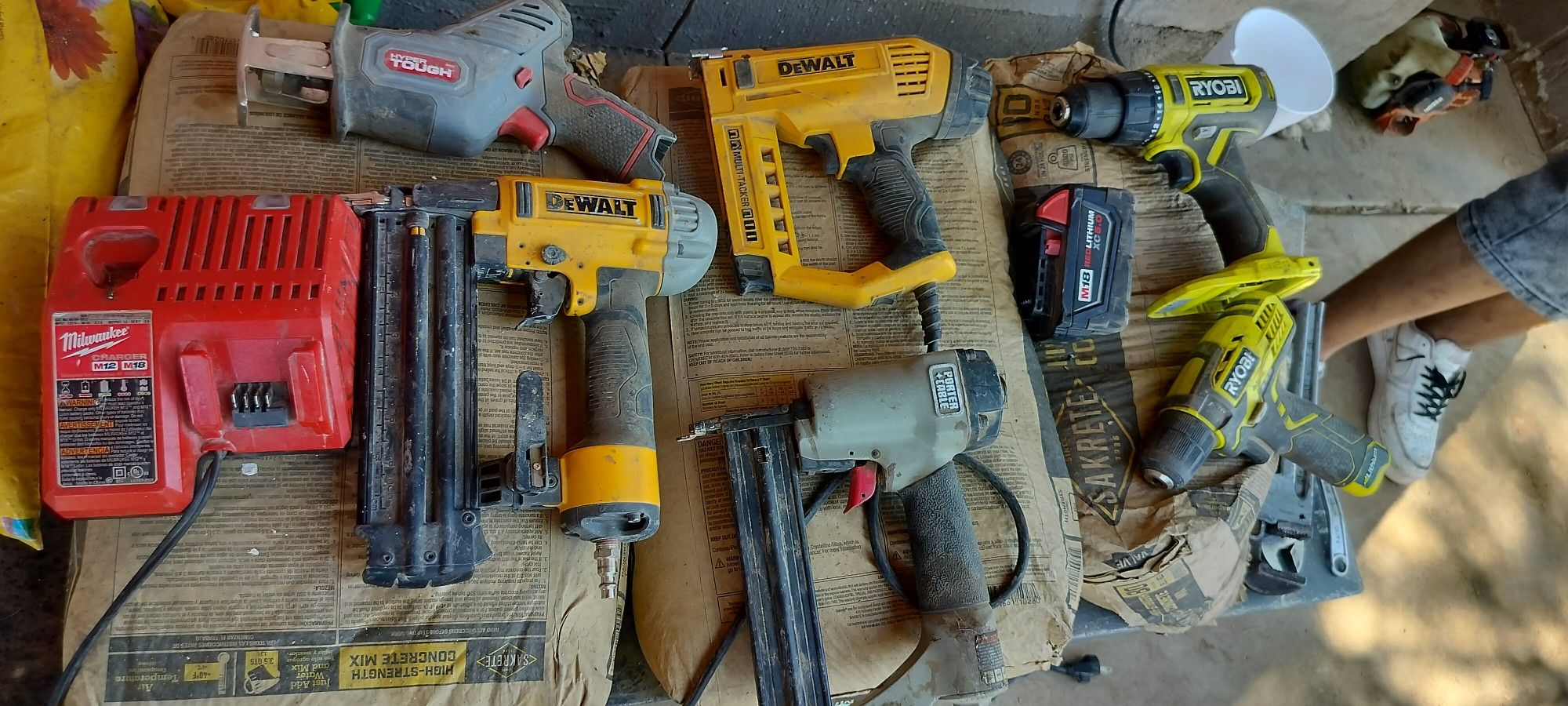Nail Gun And Staple 