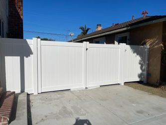 Vinyl  double gate
