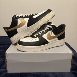 Nike Air Force 1 "Metallic Gold" 