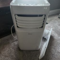 Midea 3-in-1 Portable Air Conditioner, Dehumidifier, Fan, for Rooms up to 150 sq ft, 8,000 BTU