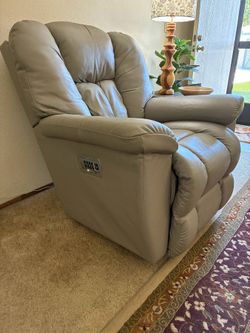 Power Rocker Recliner With Power Headrest & Lumbar – Like New