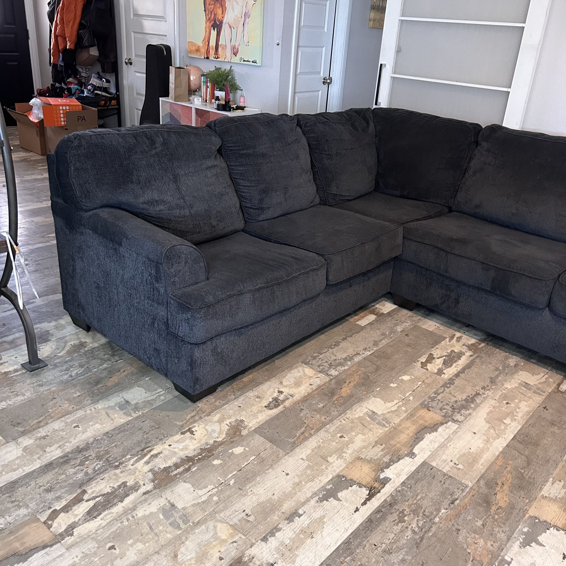 Free Curbside Delivery! Large Grey Sectional Couch From Ashleys