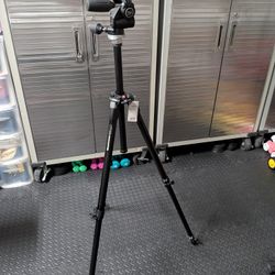 Manfrotto Camera Tripod