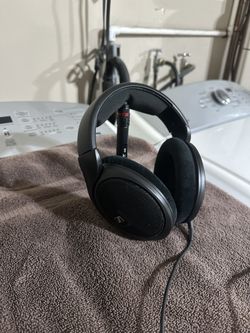Sennheiser 560s Headphones