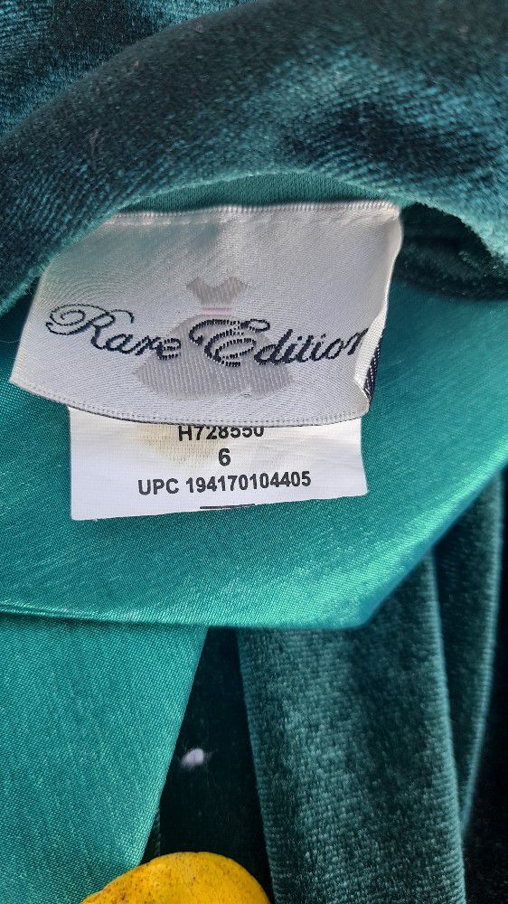 Rare Editions Green Velvet Dress  SZ6