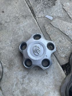 Toyota Sequoias tundra  center cap