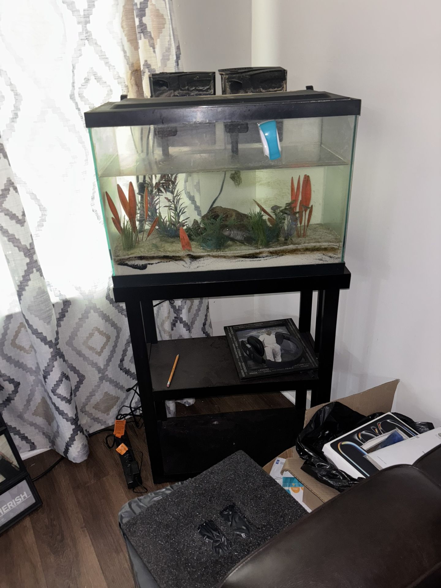 Fish Tank 25 Ft