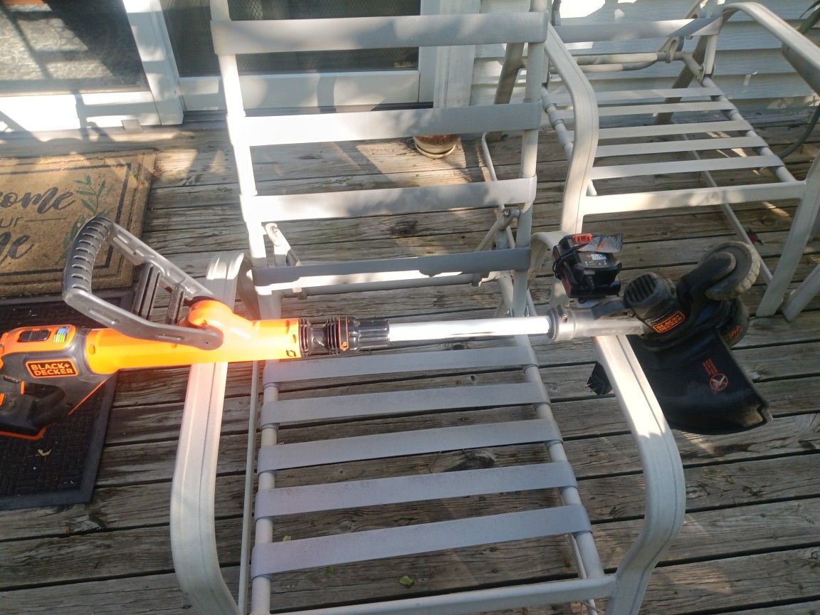 Black And Decker 20v Battery Telescoping Weed Wacker.