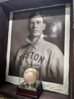 Tris Speaker MLB autographed ball.  Hall of Fame 1937 (Framed display)