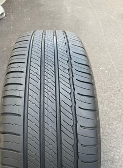 225/60/R18 Michelin Primacy mxm4 Run Flat 1 Tire LIKE NEW