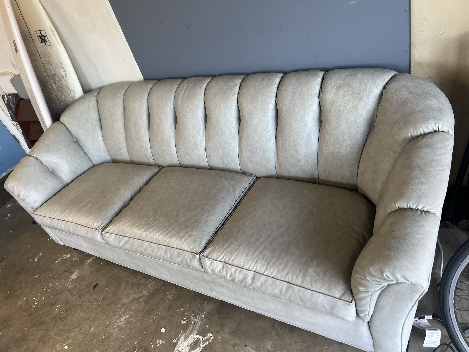 Like new Leather couch $200