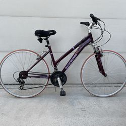 Bike, Schwinn Hybrid Bicycle,  Third Avenue Model , Mountain/Road Bike 