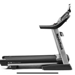 Nordictrack  elite 5800 Pro  treadmill 