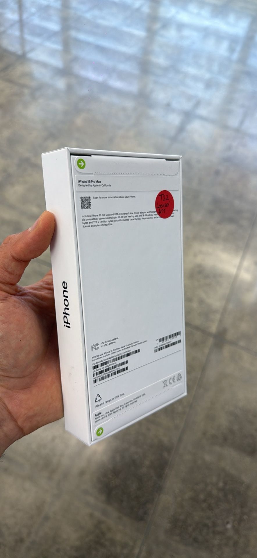 iPhone 16 pro max 256GB Locked
