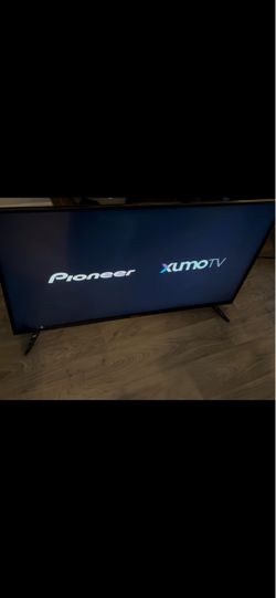 “43 Pioneer smart t.v w/remote