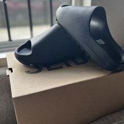 Yeezy Slides
