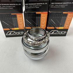 Bottom Brackets, Complete Set Headset Complete Set.. Regular Is $12.. Twisted Is $22 Each Cupszz.. GOLD HESDSET OR BBSET ARE $19.99 