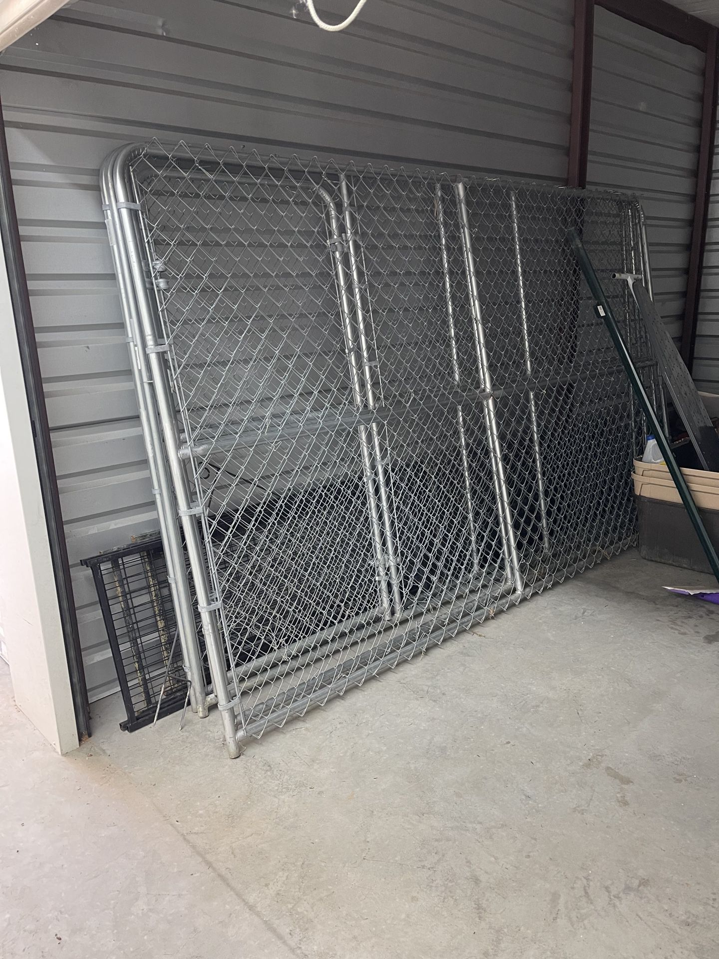 Chain Link dog kennel 6ft X10ftx 10ft