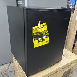 Vissani 2.6 Cu. Ft. Mini Refrigerator in Black, ENERGY STAR, refrigerador