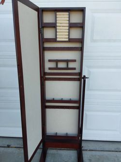 Mirrored Jewlery  holder
