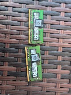 (2) 4gb ddr4 RAM (8gb total)