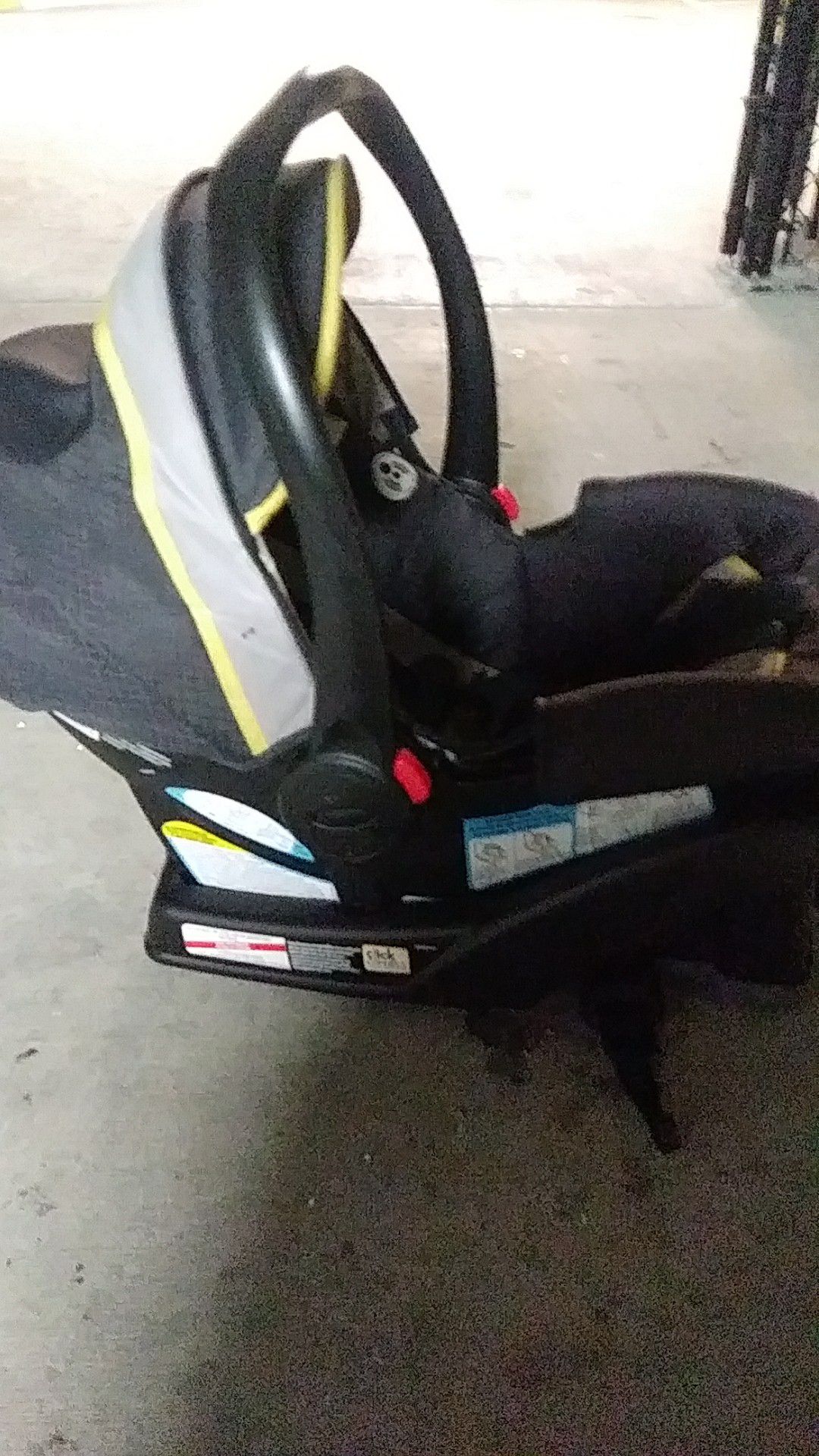 Excellent condition car seat for the baby