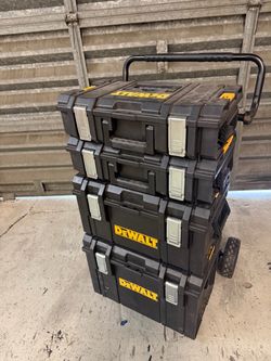Dewalt stack tool box