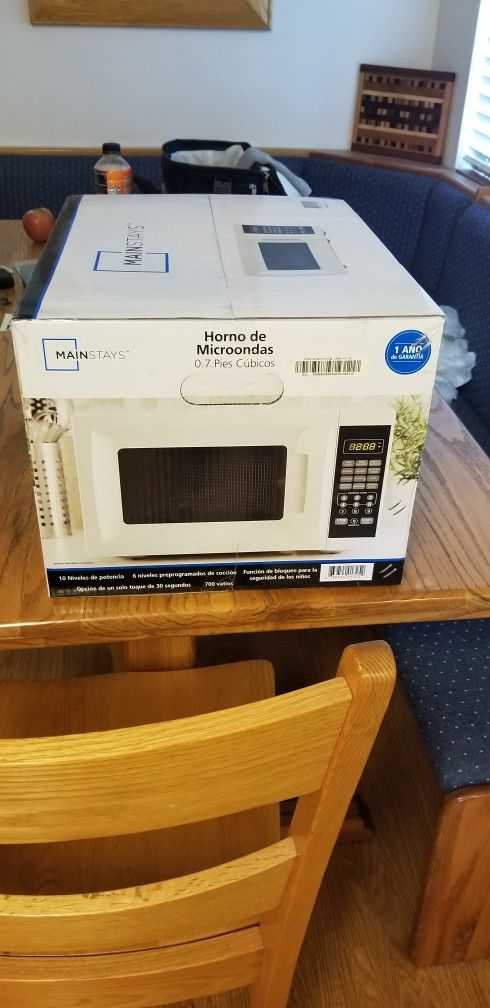 Microwave. 07 Mainstays