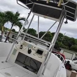 Boat Ttop And Consola