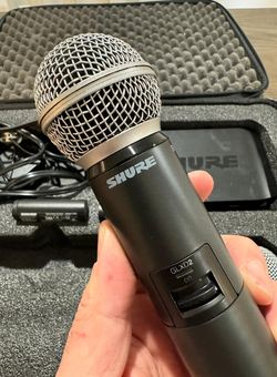 Shure SM58 Wireless Vocal Mic with 2 batteries