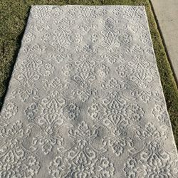 7x5 Foot Gray And White Rug