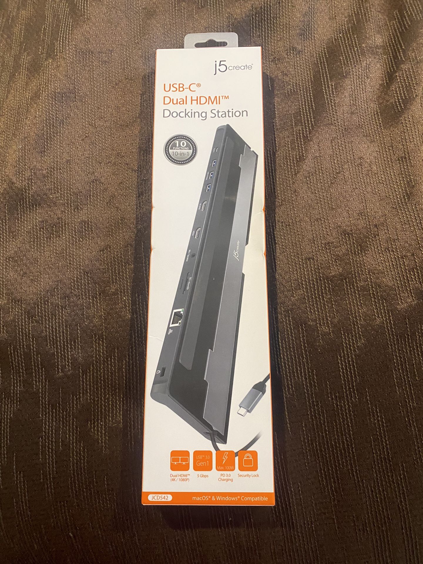 j5create - USB-C Triple Display Docking