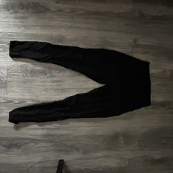 Black leggings
