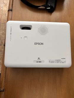 EPSON CO-W01 Projector and Bag