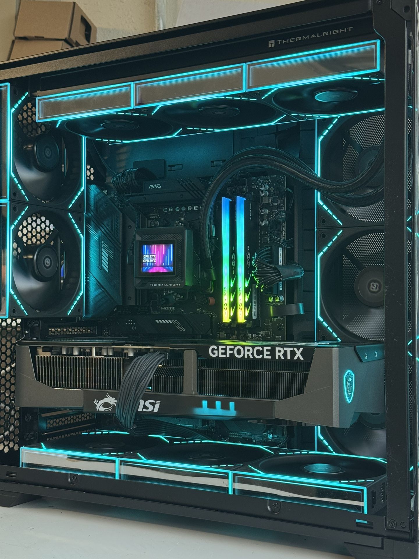 Ryzen 7 9800X3D / RTX 5090 Gaming PC