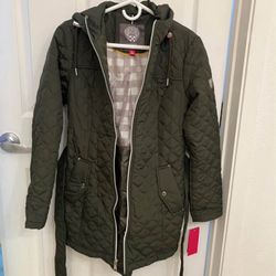 Vince Camuto water resistant hooded quilted jacket 